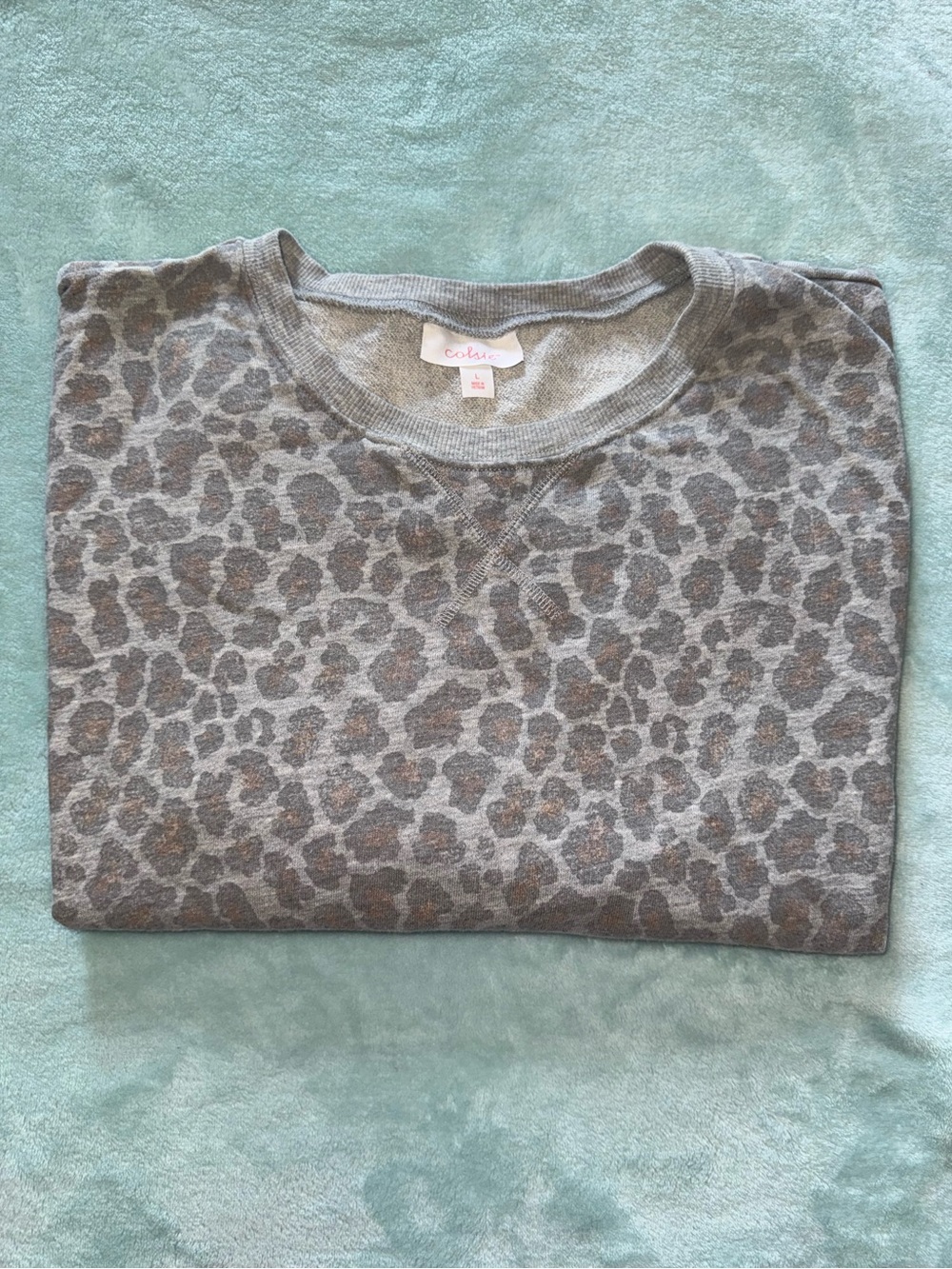 Women’s Colsie Gray Leopard Print Cropped Sweatshirt Size Large
